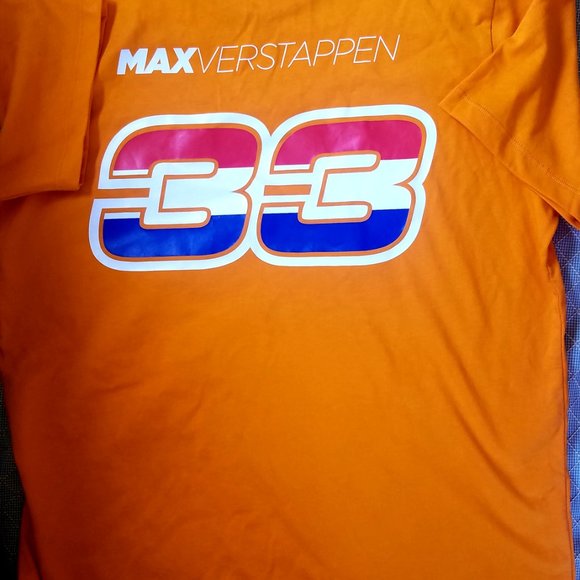 Red Bull Racing Tshirt - Picture 2 of 3